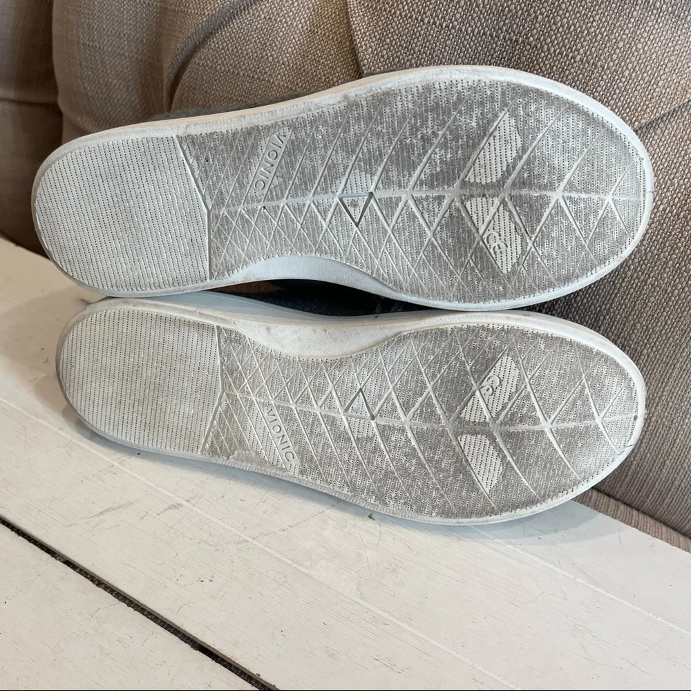 Vionic Women's Malibu Gray Casual Sneaker Sz 6